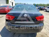 2015 Volkswagen Passat photo
