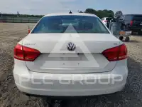 2015 Volkswagen Passat photo