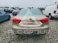 2015 Volkswagen Passat photo