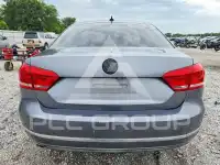 2015 Volkswagen Passat photo