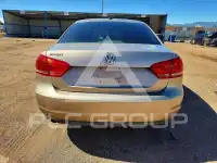 2015 Volkswagen Passat photo