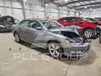 2015 Volkswagen Passat photo