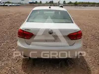 2015 Volkswagen Passat photo