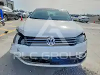 2015 Volkswagen Passat photo