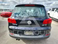 2015 Volkswagen Tiguan photo