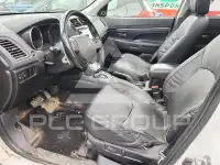 2016 Mitsubishi OUTLANDER фото