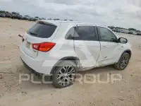 2016 Mitsubishi OUTLANDER фото
