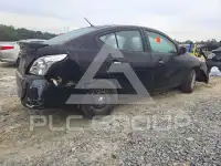 2016 Nissan VERSA photo