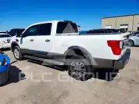 2016 Nissan TITAN фото