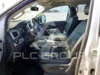 2016 Nissan TITAN photo