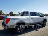 2016 Nissan TITAN photo
