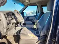 2016 Nissan NV photo