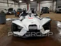 2016 Polaris Slingshot photo