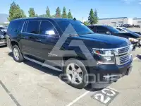 2016 Chevrolet Suburan photo
