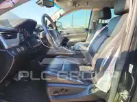 2016 Chevrolet Suburan photo