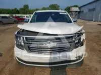 2016 Chevrolet Suburan photo