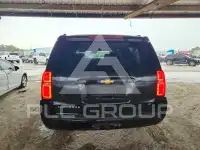 2016 Chevrolet Suburan photo