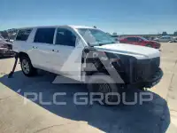 2016 Chevrolet Suburan photo
