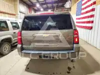 2016 Chevrolet Suburan photo