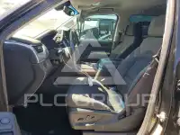 2016 Chevrolet Suburan photo