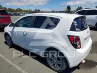 2016 Chevrolet Sonic фото