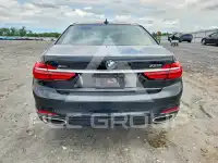 2016 BMW 750 фото