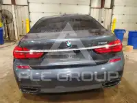 2016 BMW 750 фото