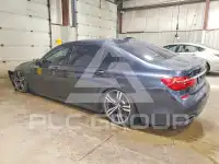 2016 BMW 750 фото