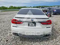 2016 BMW 750 фото