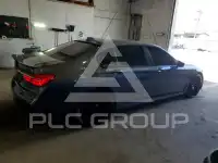 2016 BMW 750 фото