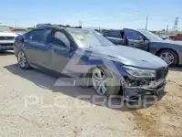 2016 BMW 750 фото