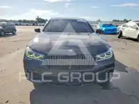 2016 BMW 750 photo