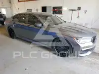2016 BMW 750 фото