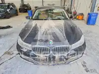 2016 BMW 750 фото