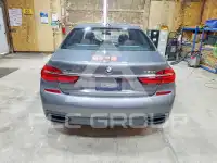 2016 BMW 750 фото