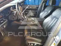 2016 BMW 750 фото