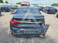 2016 BMW 750 photo