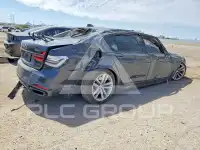 2016 BMW 750 фото