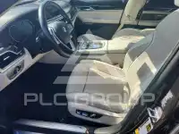 2016 BMW 750 фото