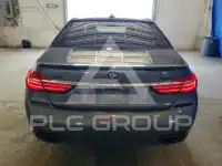 2016 BMW 750 фото
