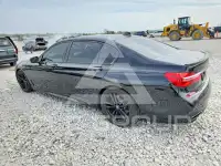2016 BMW 750 фото