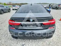 2016 BMW 750 фото