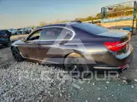 2016 BMW 750 фото