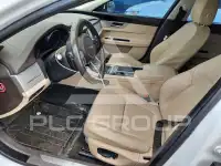 2016 Jaguar XF фото