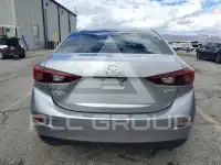 2016 Mazda 3 photo