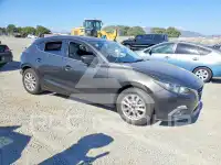 2016 Mazda 3 photo