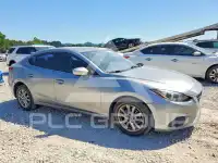 2016 Mazda 3 photo
