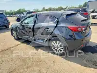 2016 Mazda 3 photo