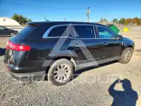 2016 Lincoln MKT photo
