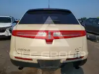 2016 Lincoln MKT фото